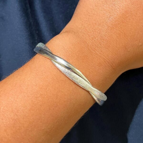 Sterling silver twisted womens mobius bracelet - Image 2