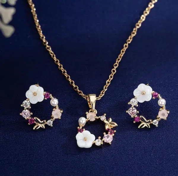 Beautiful Necklace and Earrings Set, Floral Necklace, Bridal Wreath Earrings